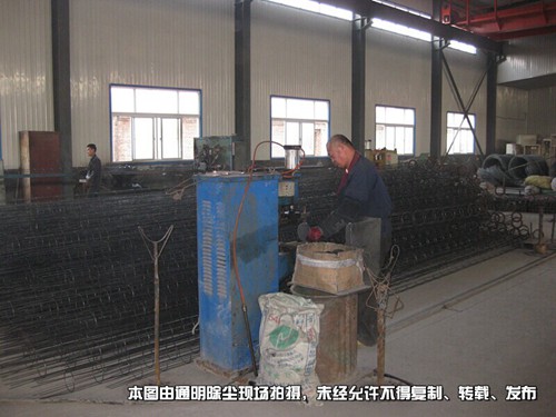 上海南京西路商圈高端品牌会聚 首发经济方兴未已